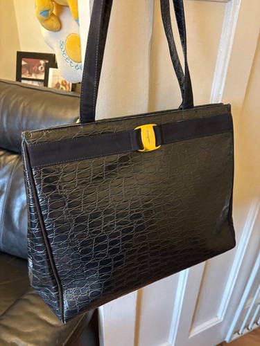 Ferragamo leather shoulder