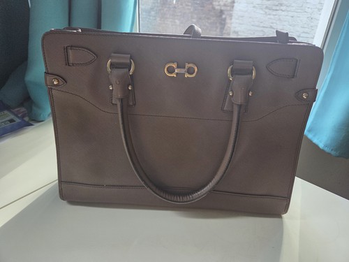 Salvatore ferragamo top - ferragamo, handle